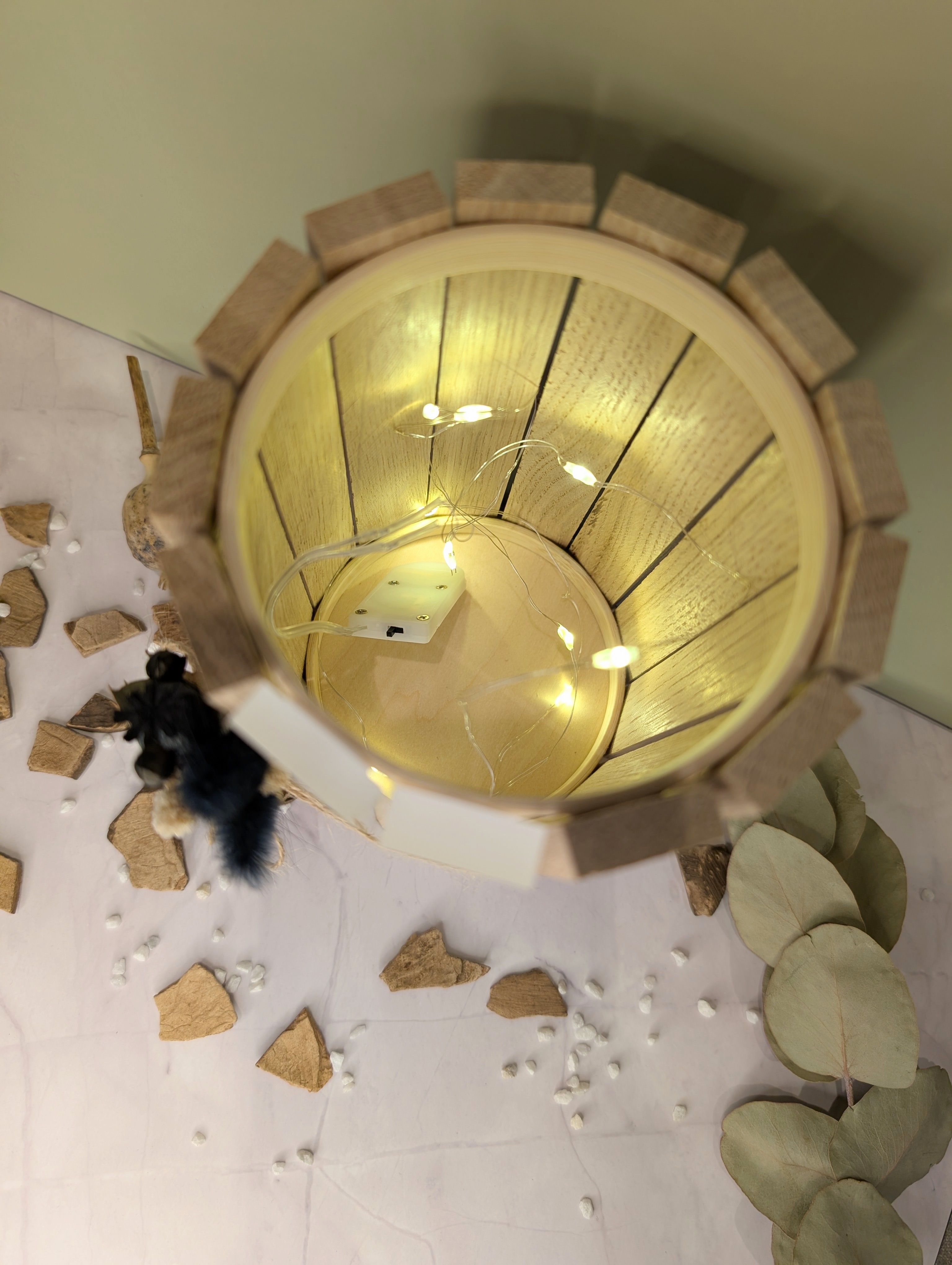 Personalisiertes Windlicht aus Holz mit Acryl – Geschenk zur Geburt / Taufe mit Name & Datum (16 cm)