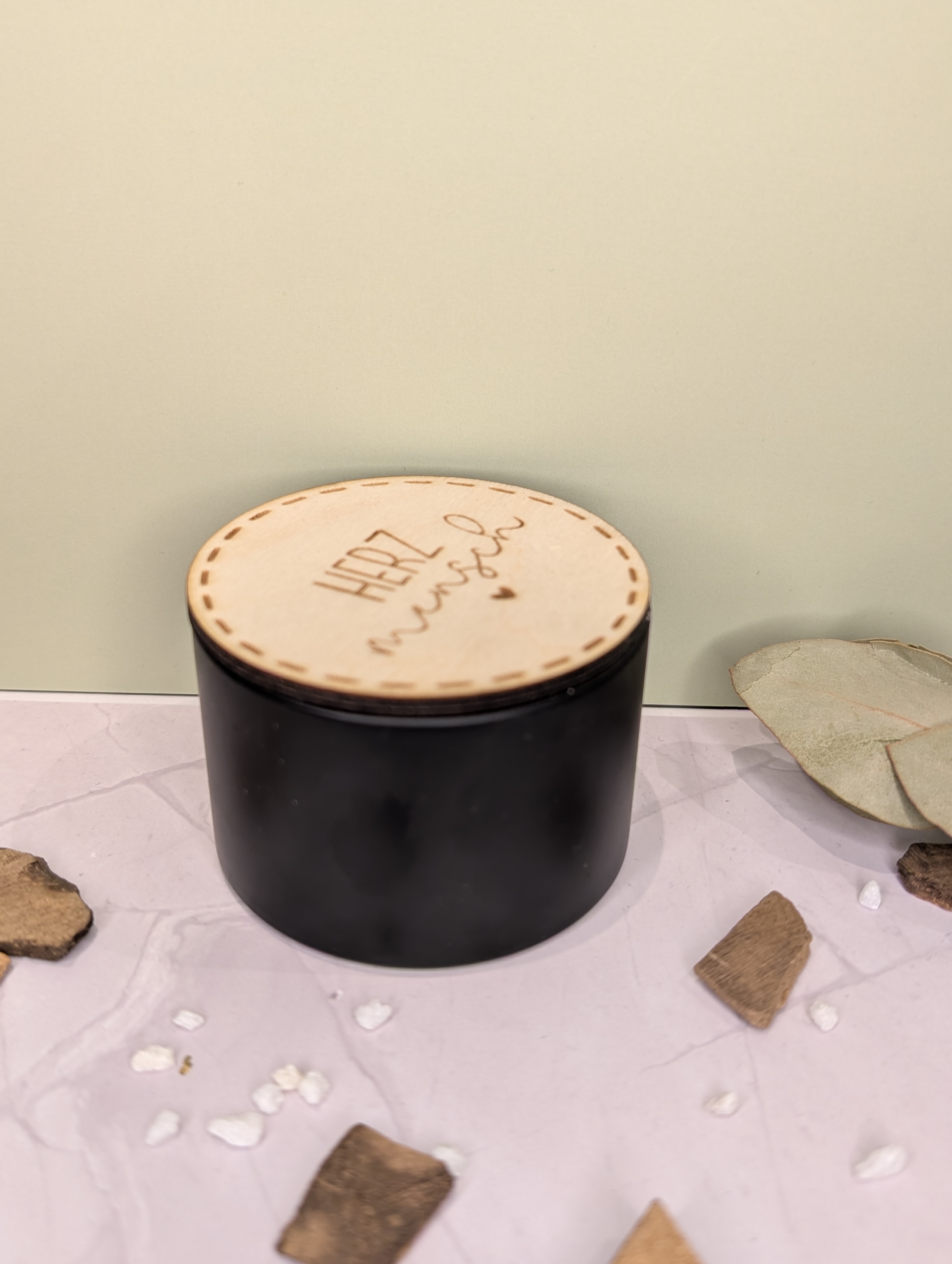 Personalisierte Duftkerze Cashmere – Sojawachs Kerze mit Baumwolldocht & Gravur Deckel