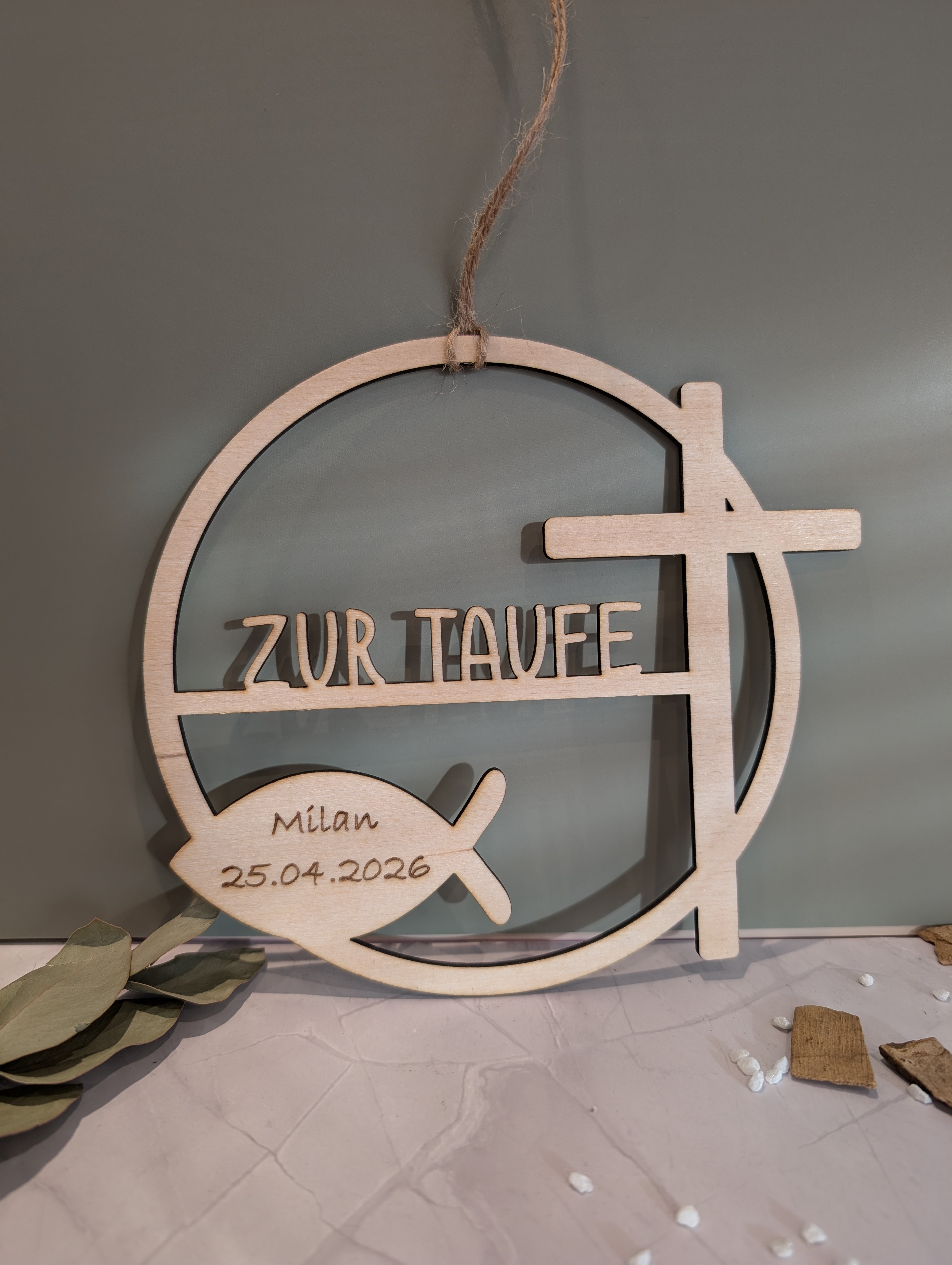 Holzring „Zur Taufe“ mit Name – personalisierte Taufdekoration