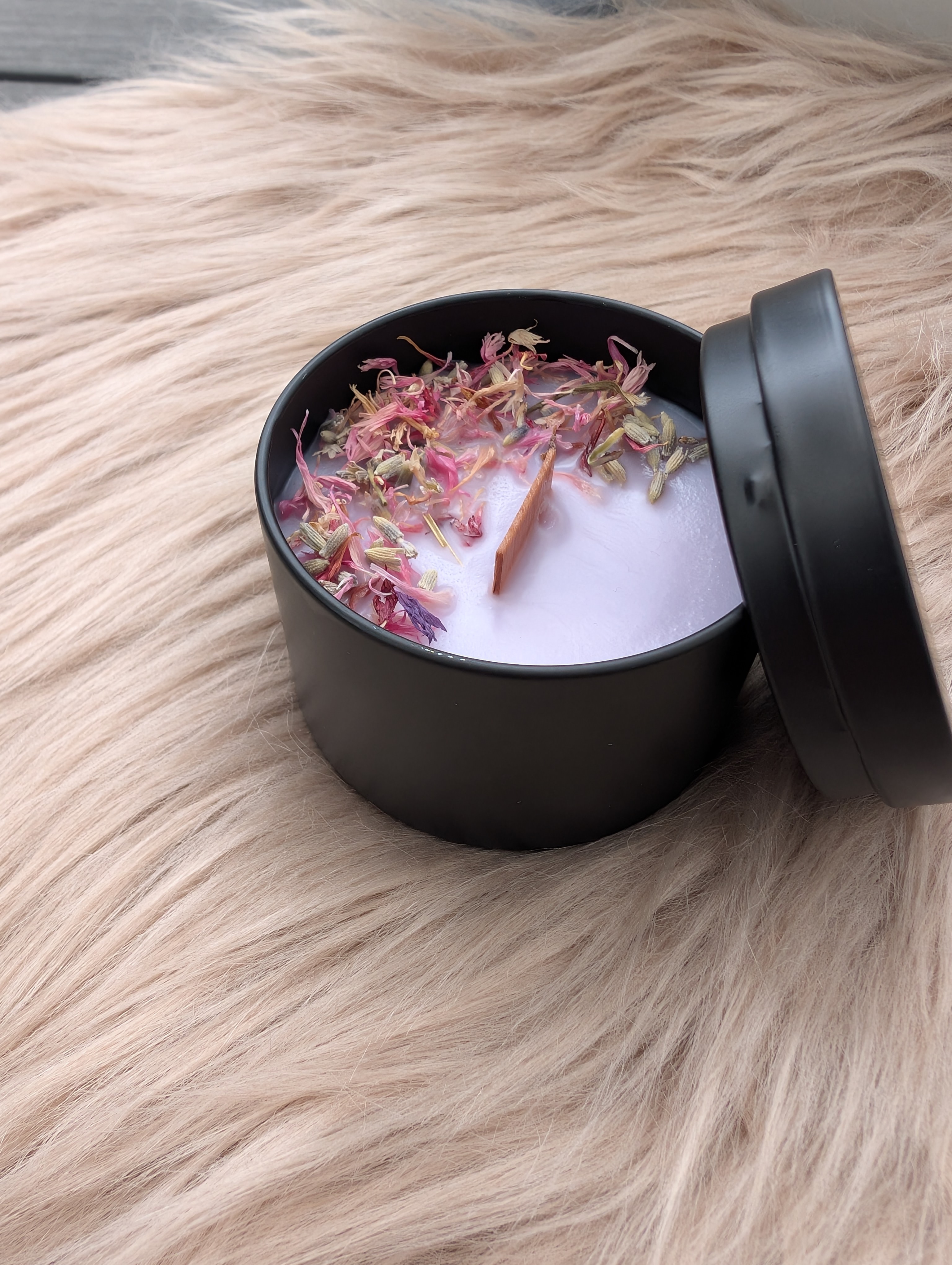 Duftkerze „Lavendel Honig“ aus Sojawachs – handgegossen