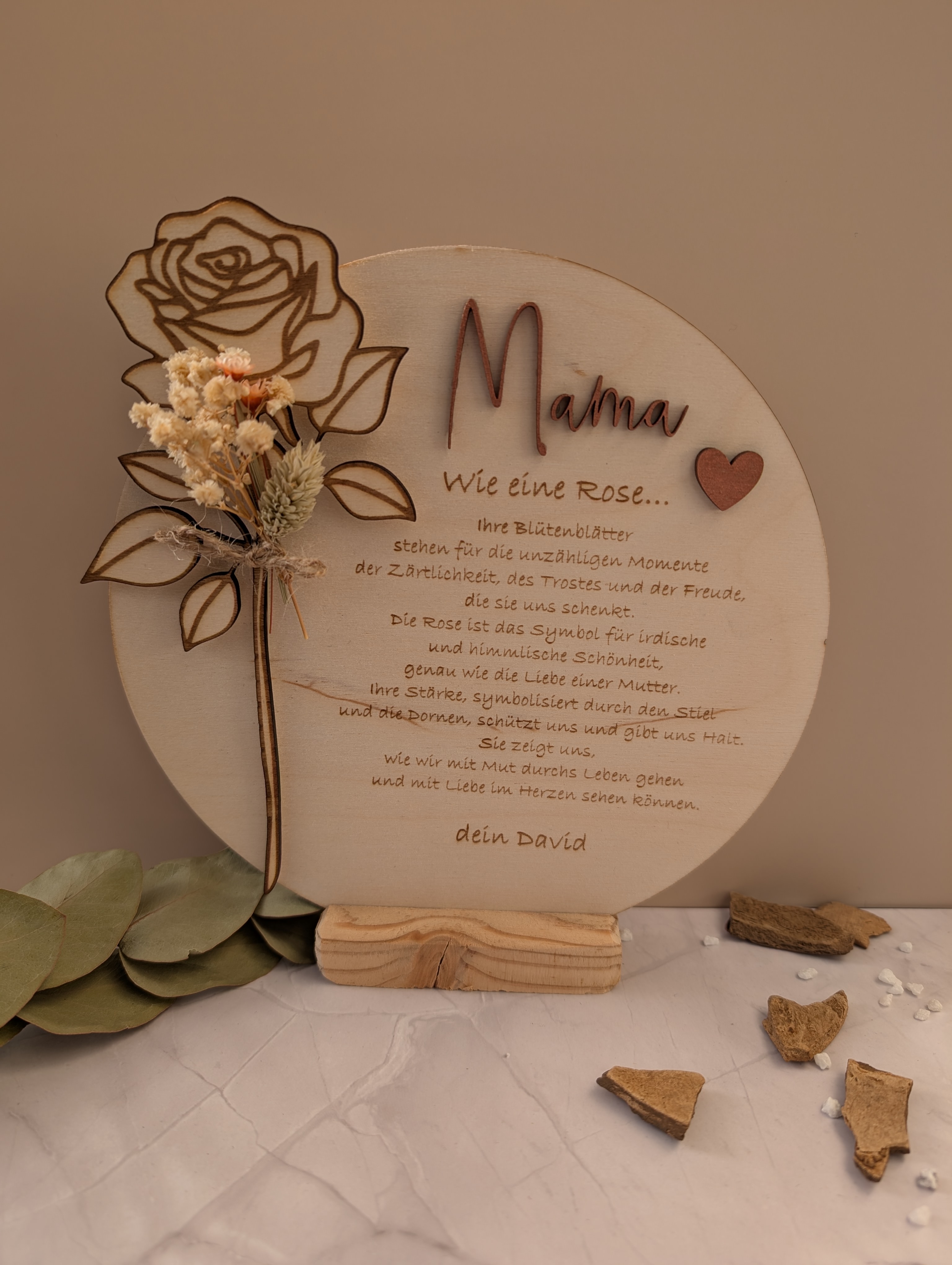 Geschenk für Mama: Personalisierte Holzscheibe mit Gravur 3D-Rose – Muttertagsgeschenk, Geburtstagsgeschenk / 18 cm