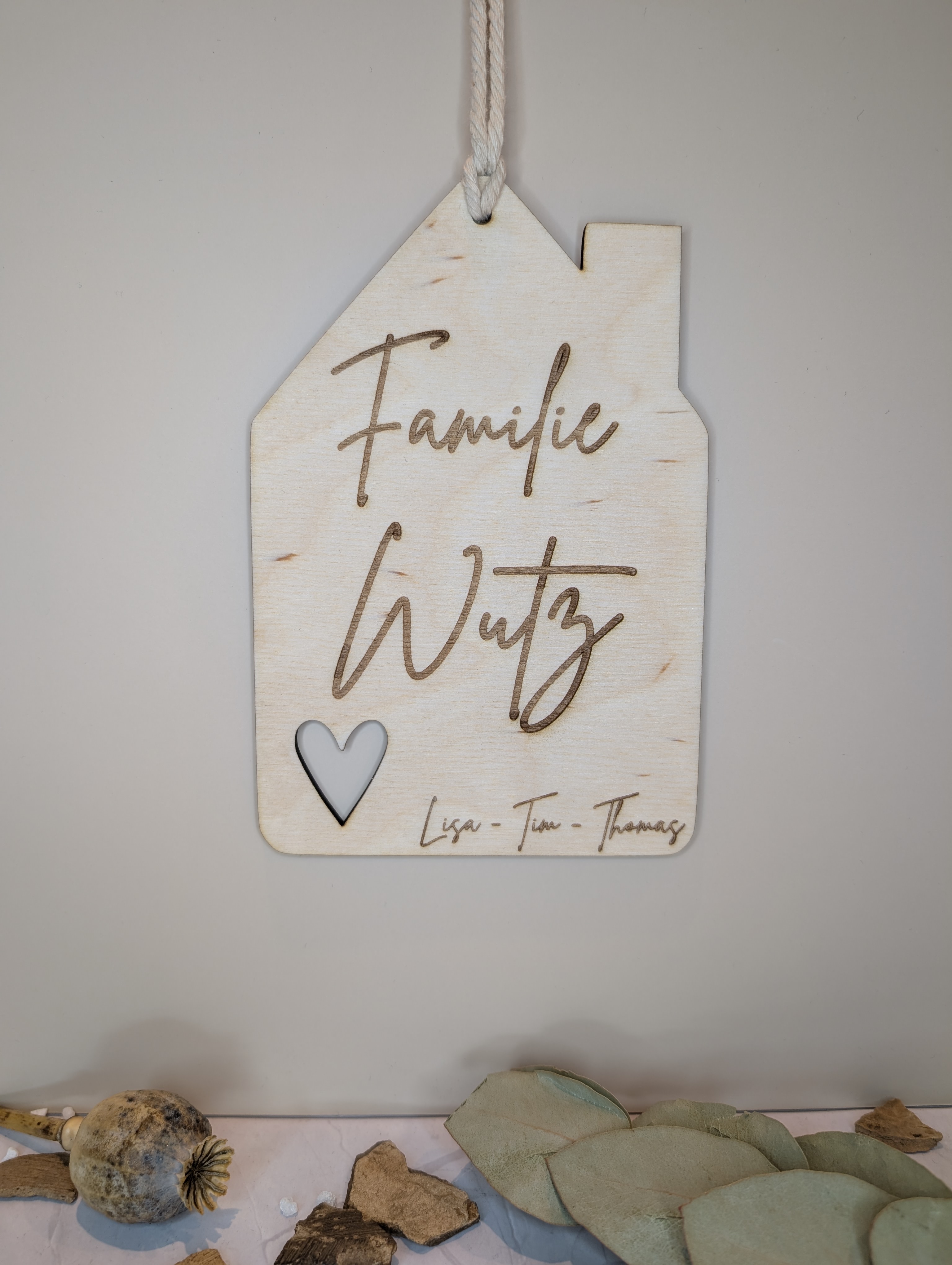 Personalisiertes Holzschild Haus 25x17 cm – Türschild Familie mit Namen | Geschenk Einzug