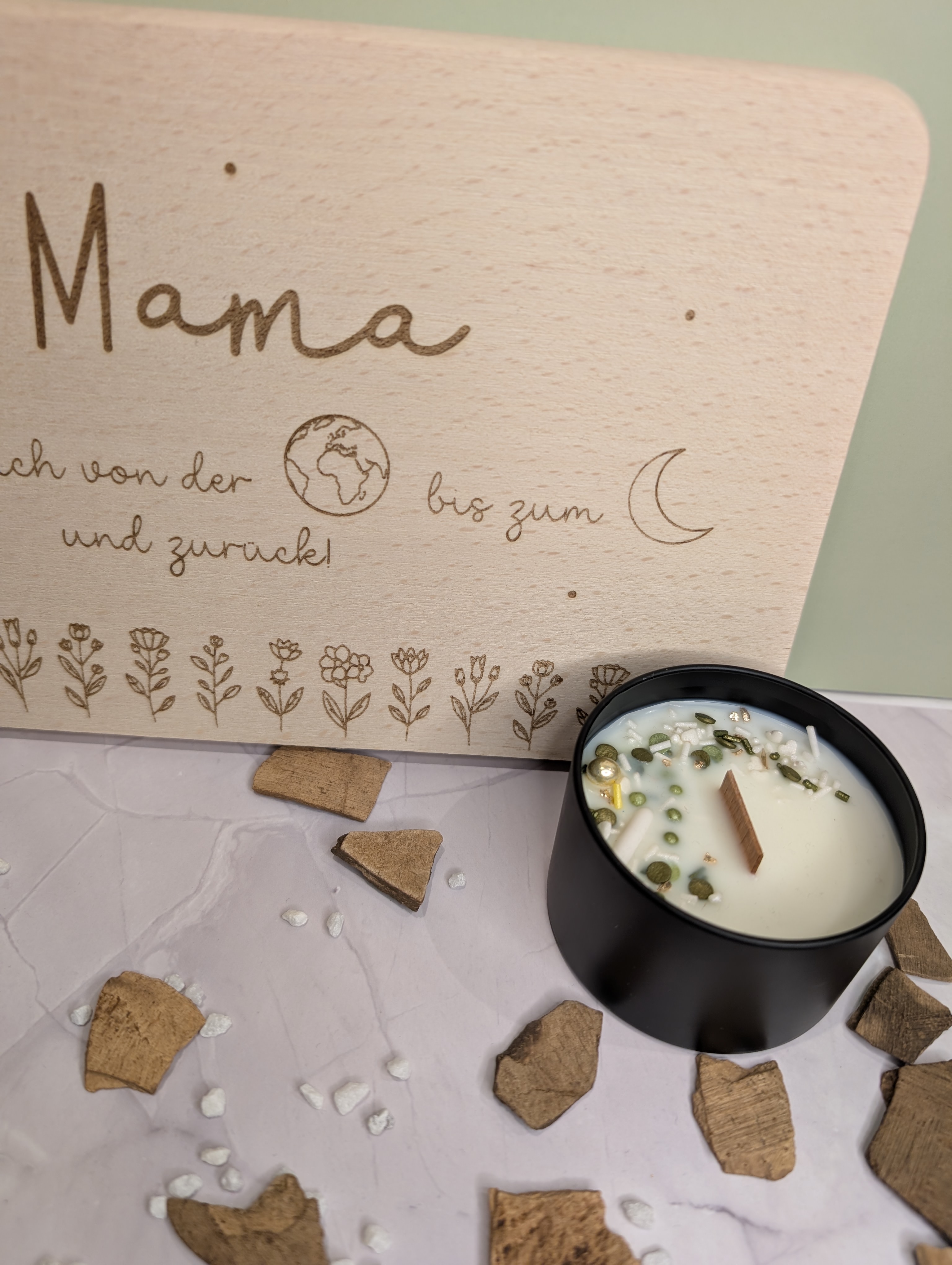 Geschenk Set für Mama – graviertes Schneidebrett & Duftkerze Mango & Mandarin personalisiert