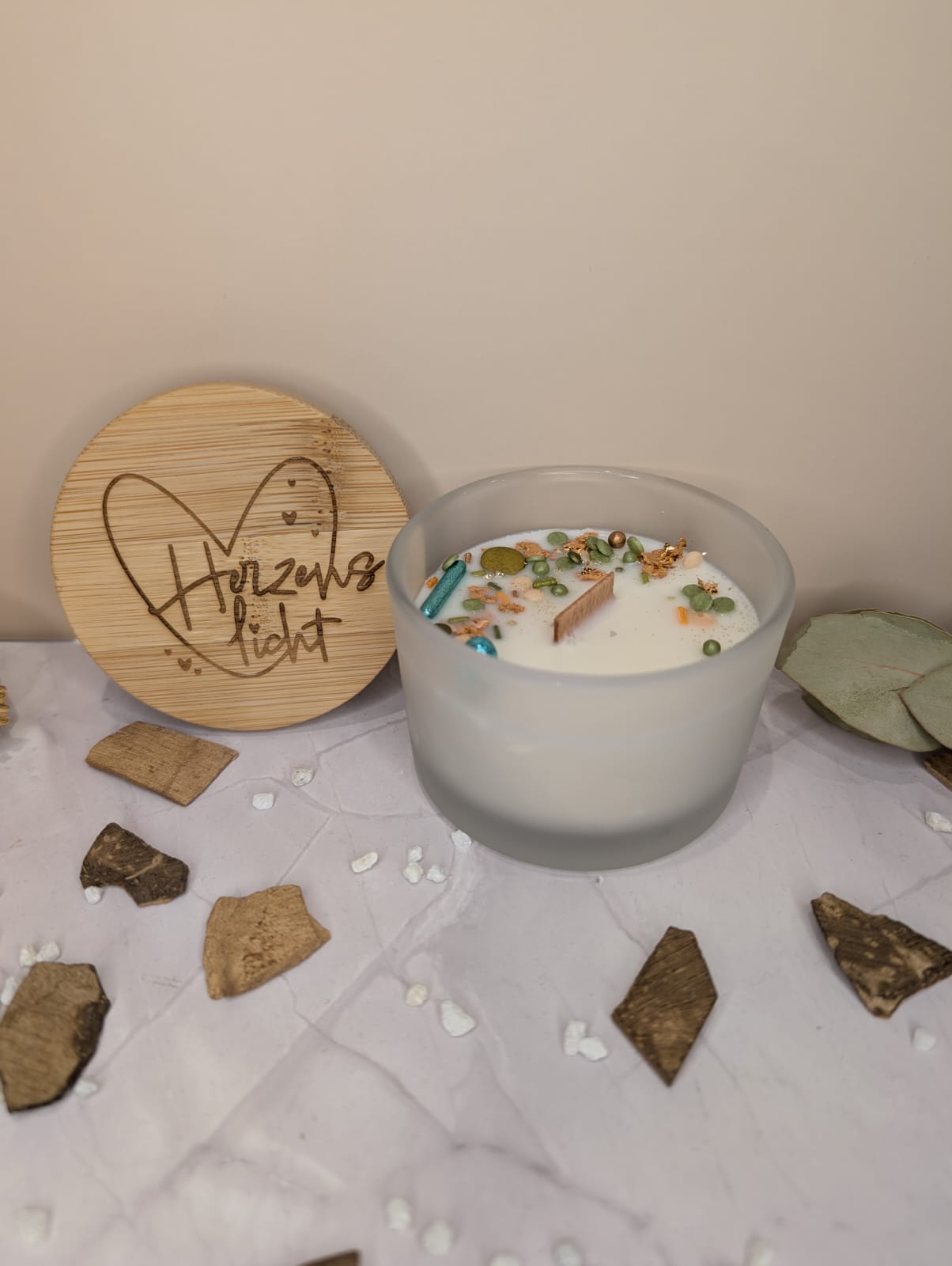 Wunschkerze im Glas mit Holzdocht & personalisiertem Deckel – Duft & Farbe wählbar | Sojawachs Duftkerze