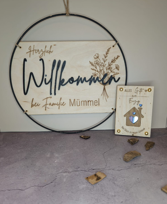 Willkommensschild personalisiert mit Namen | Holz Ring 30 cm | Geschenk zum Einzug mit Wunscherfüller