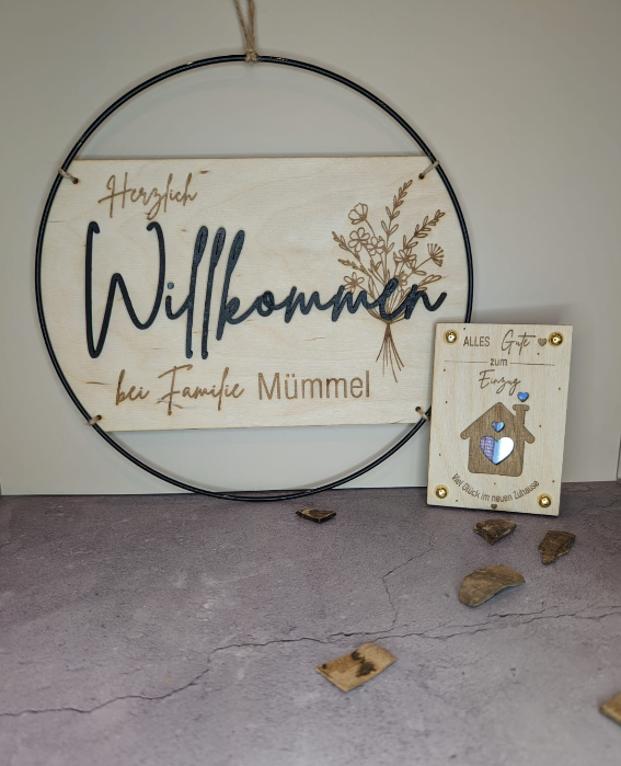 Willkommensschild personalisiert mit Namen | Holz Ring 30 cm | Geschenk zum Einzug mit Wunscherfüller