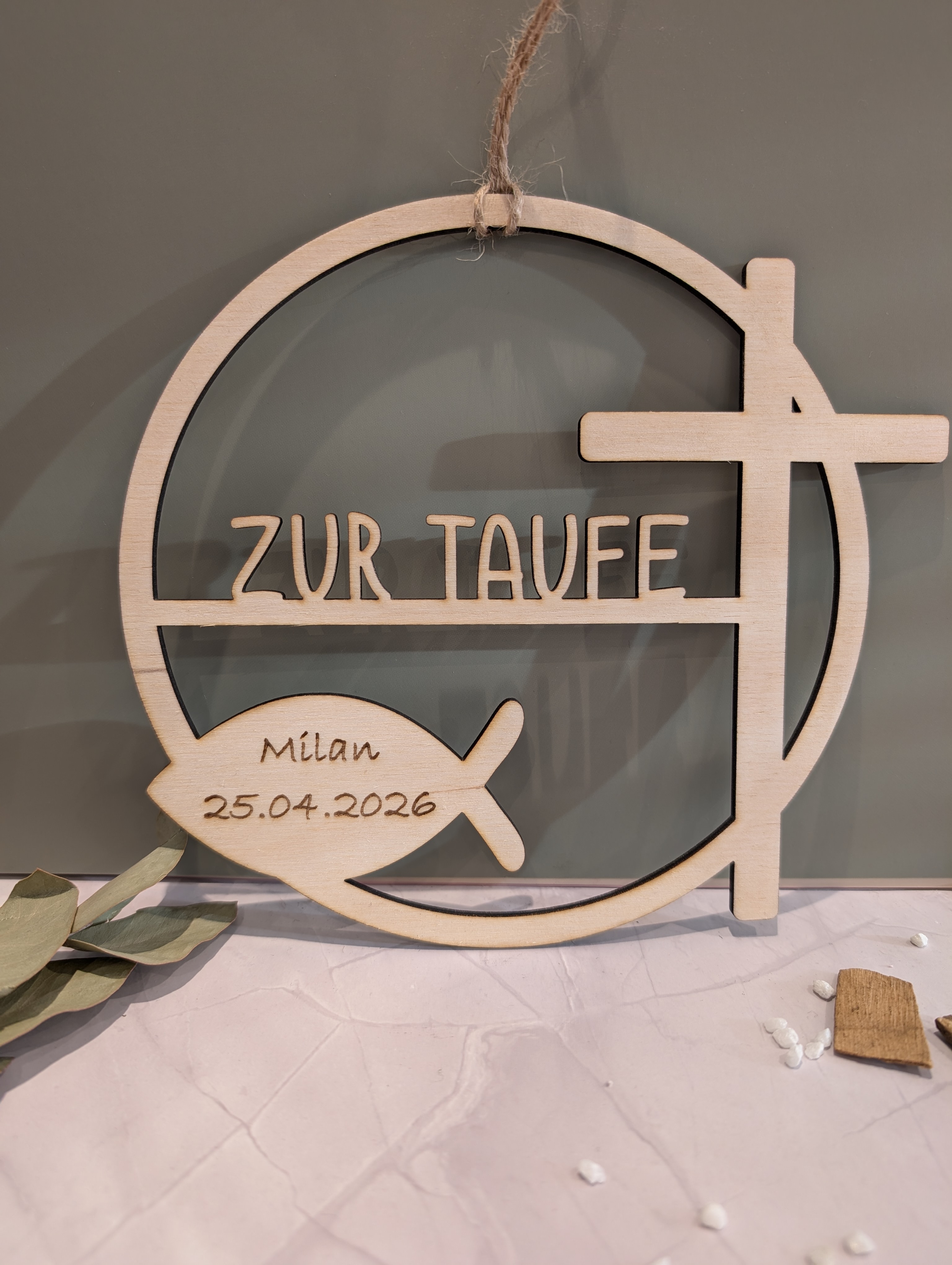Holzring „Zur Taufe“ mit Name – personalisierte Taufdekoration