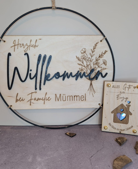 Willkommensschild personalisiert mit Namen | Holz Ring 30 cm | Geschenk zum Einzug mit Wunscherfüller