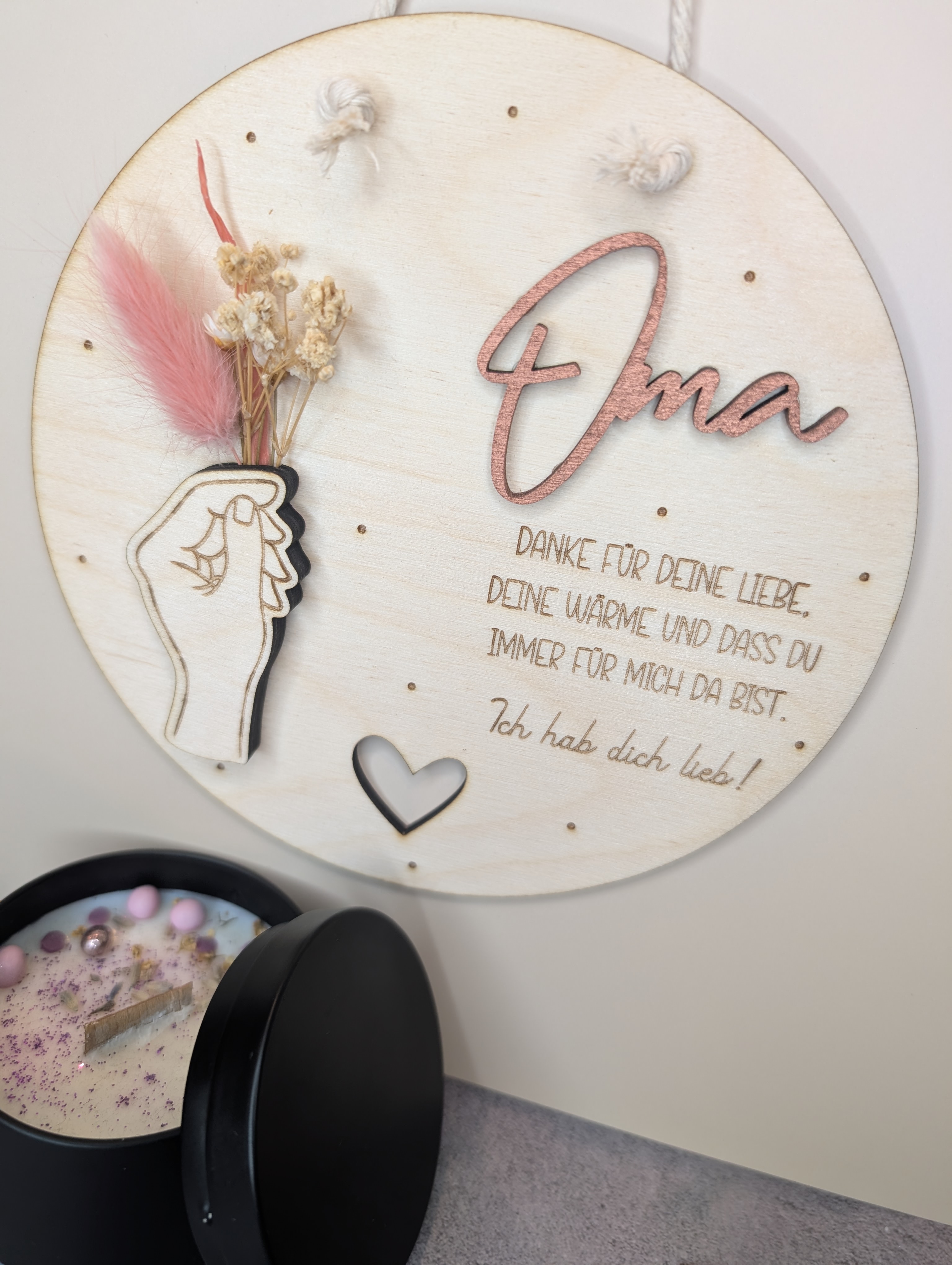 Geschenkset Oma – Holzschild 20 cm mit Spruch & Duftkerze (Lavendel Honig) aus Sojawachs