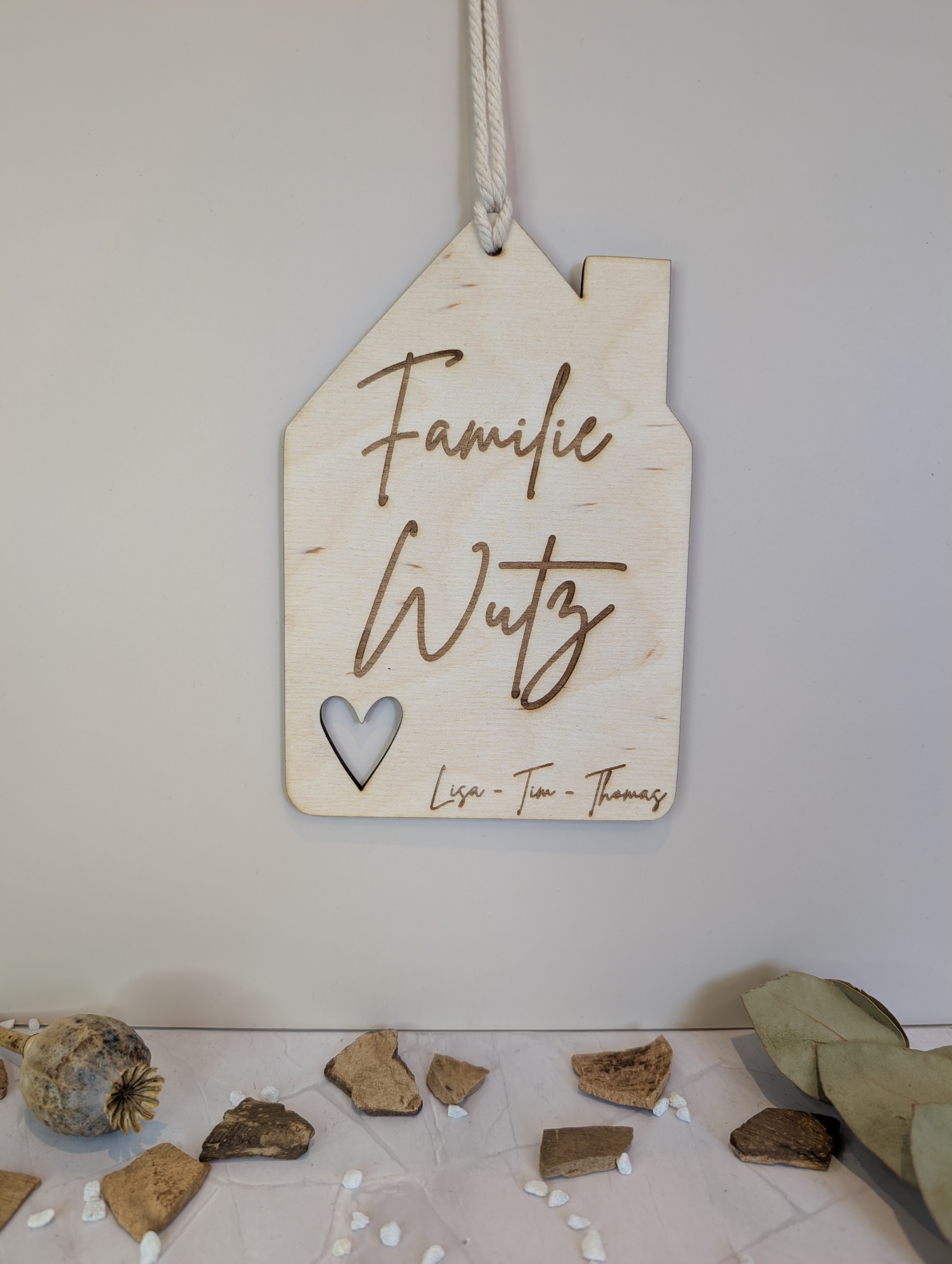 Personalisiertes Holzschild Haus 25x17 cm – Türschild Familie mit Namen | Geschenk Einzug