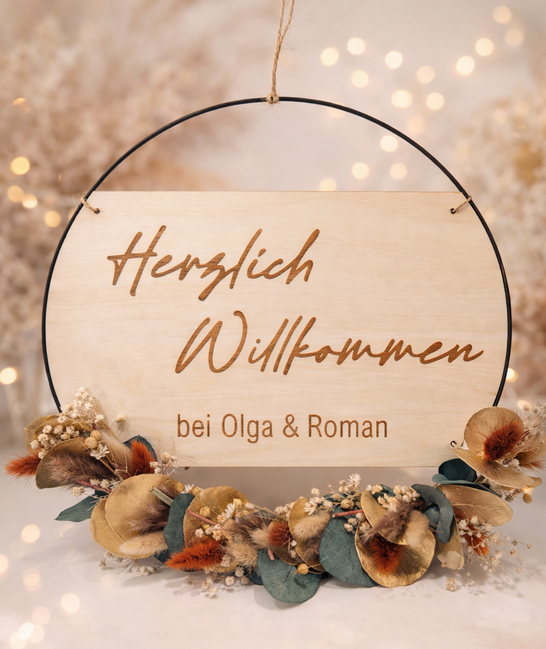 Personalisiertes Willkommensschild mit Trockenblumen & Namen – Holzschild im Metallring – Boho Türschild – Geschenk zur Hochzeit oder Einzug 