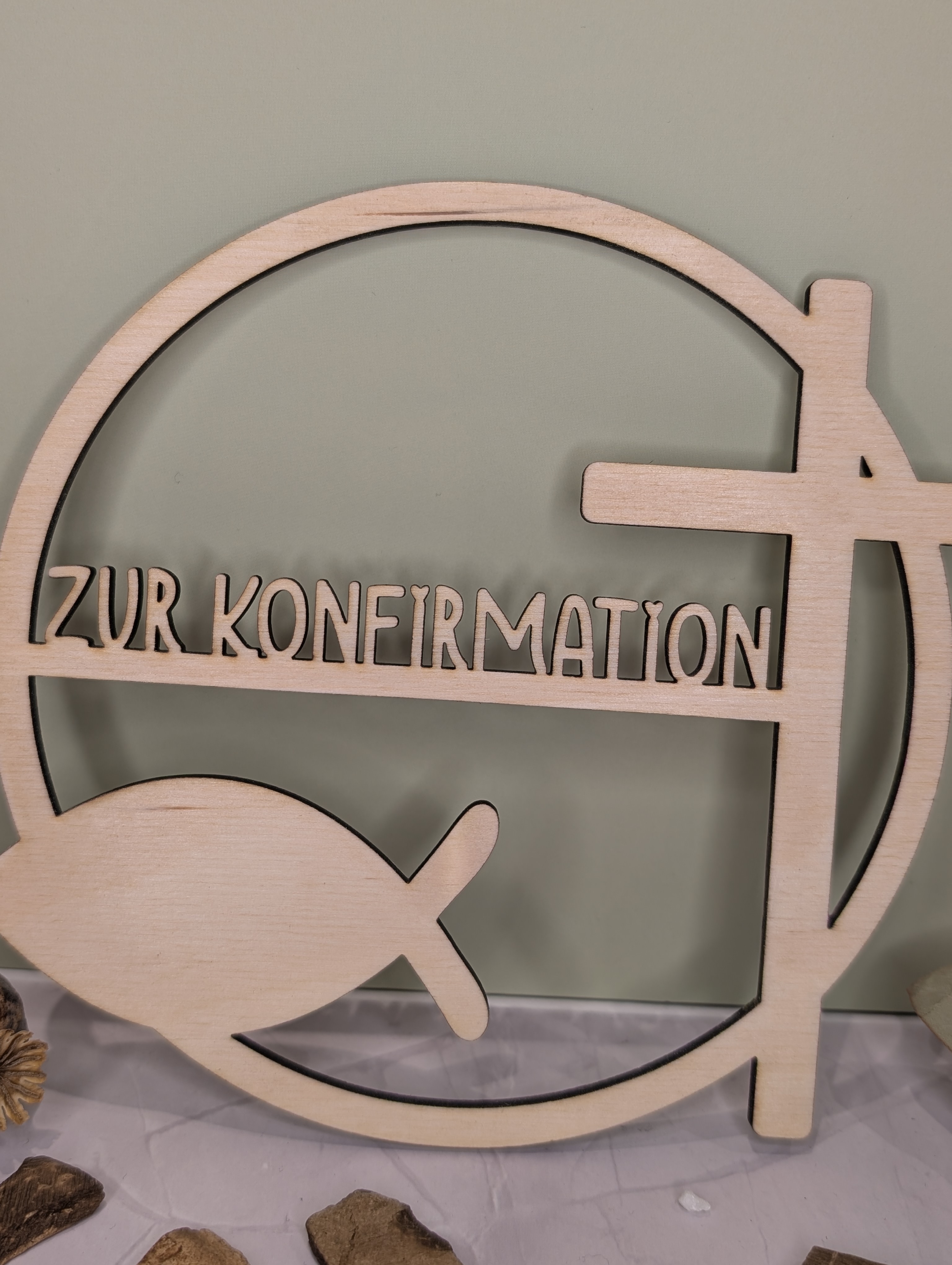 Holzring zur Konfirmation mit Fisch – personalisierbar mit Name | Geschenk Konfirmation