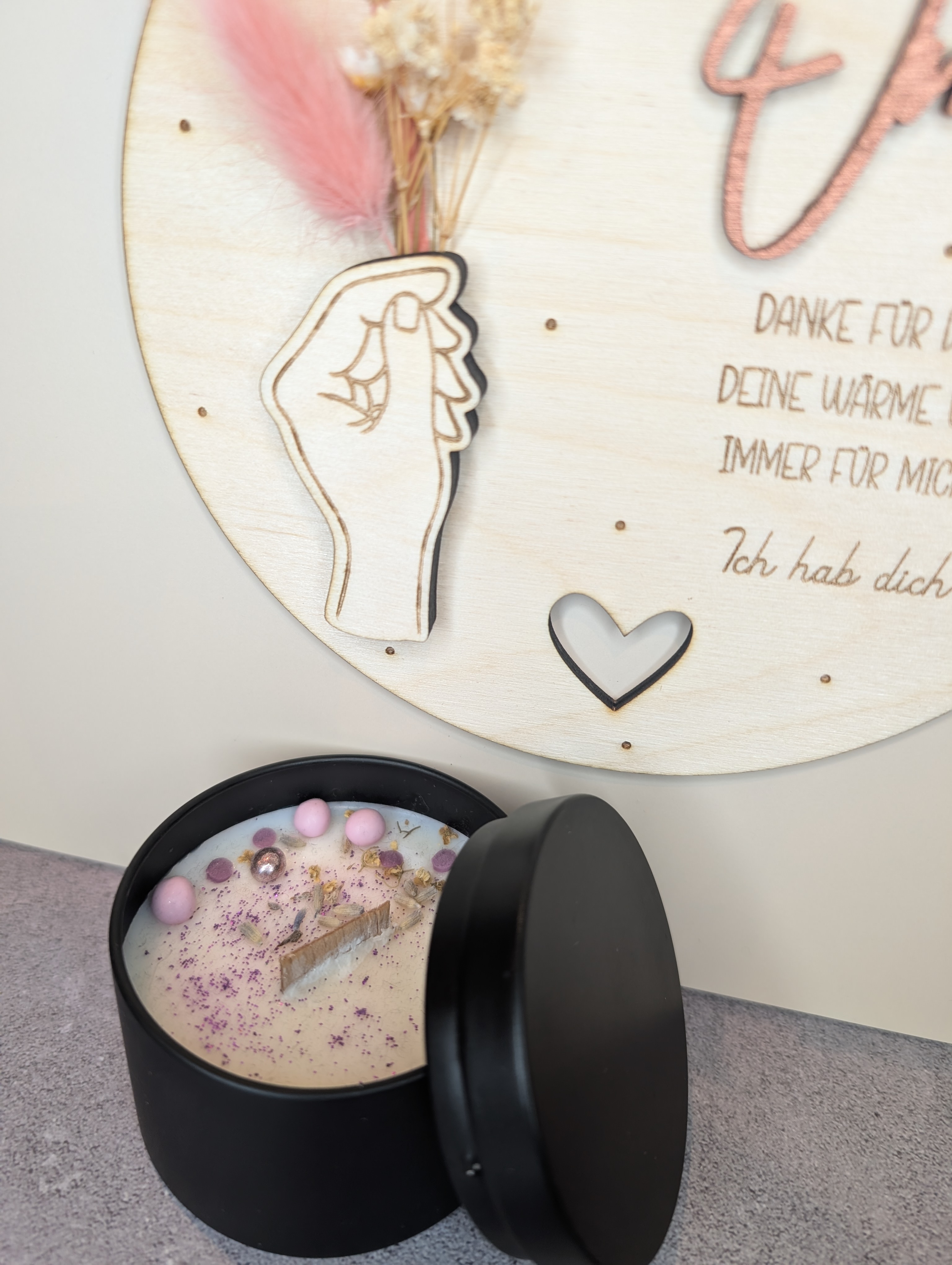 Geschenkset Oma – Holzschild 20 cm mit Spruch & Duftkerze (Lavendel Honig) aus Sojawachs