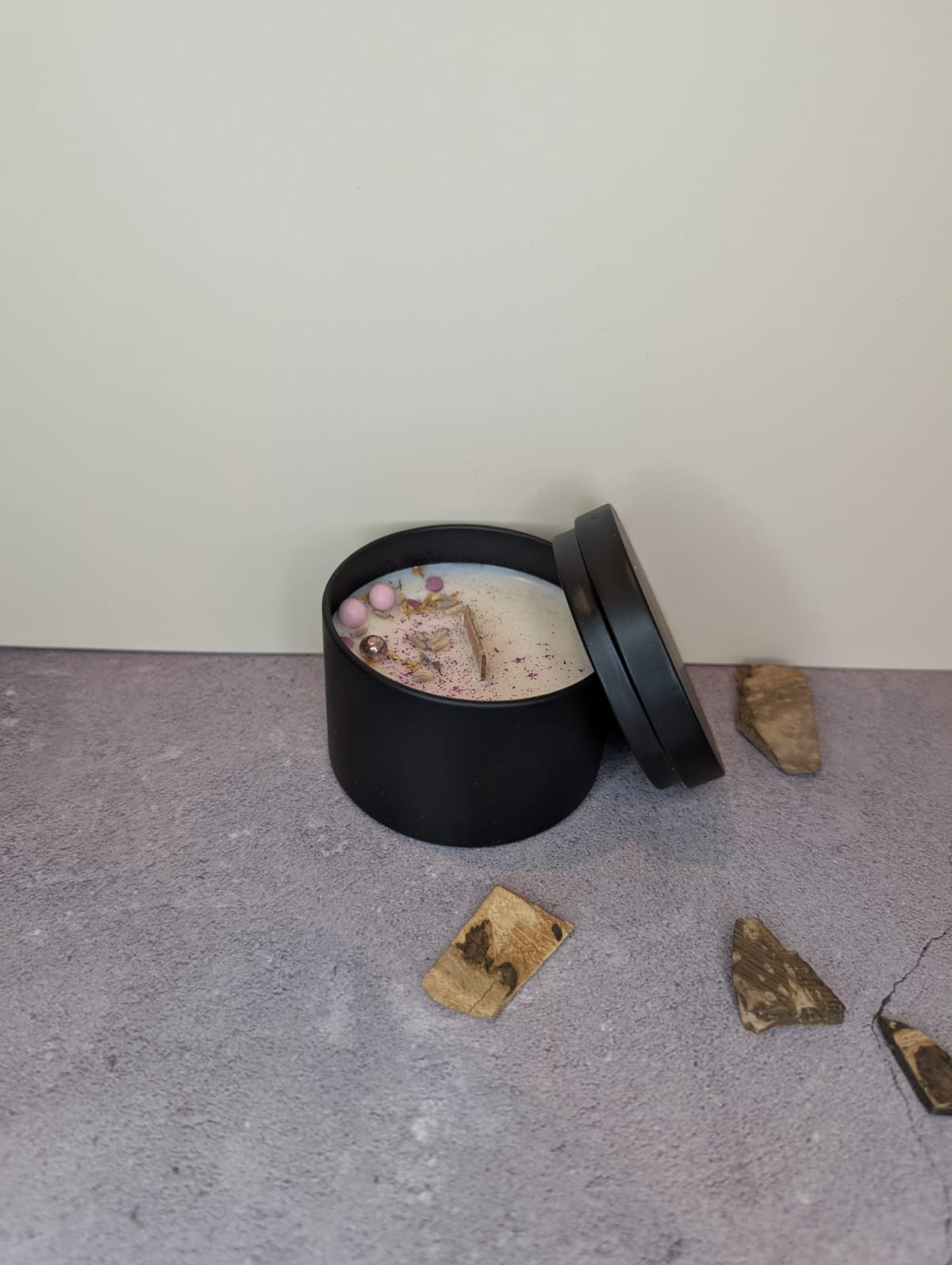 Duftkerze „Lavendel Honig“ aus Sojawachs – handgegossen mit Holzdocht