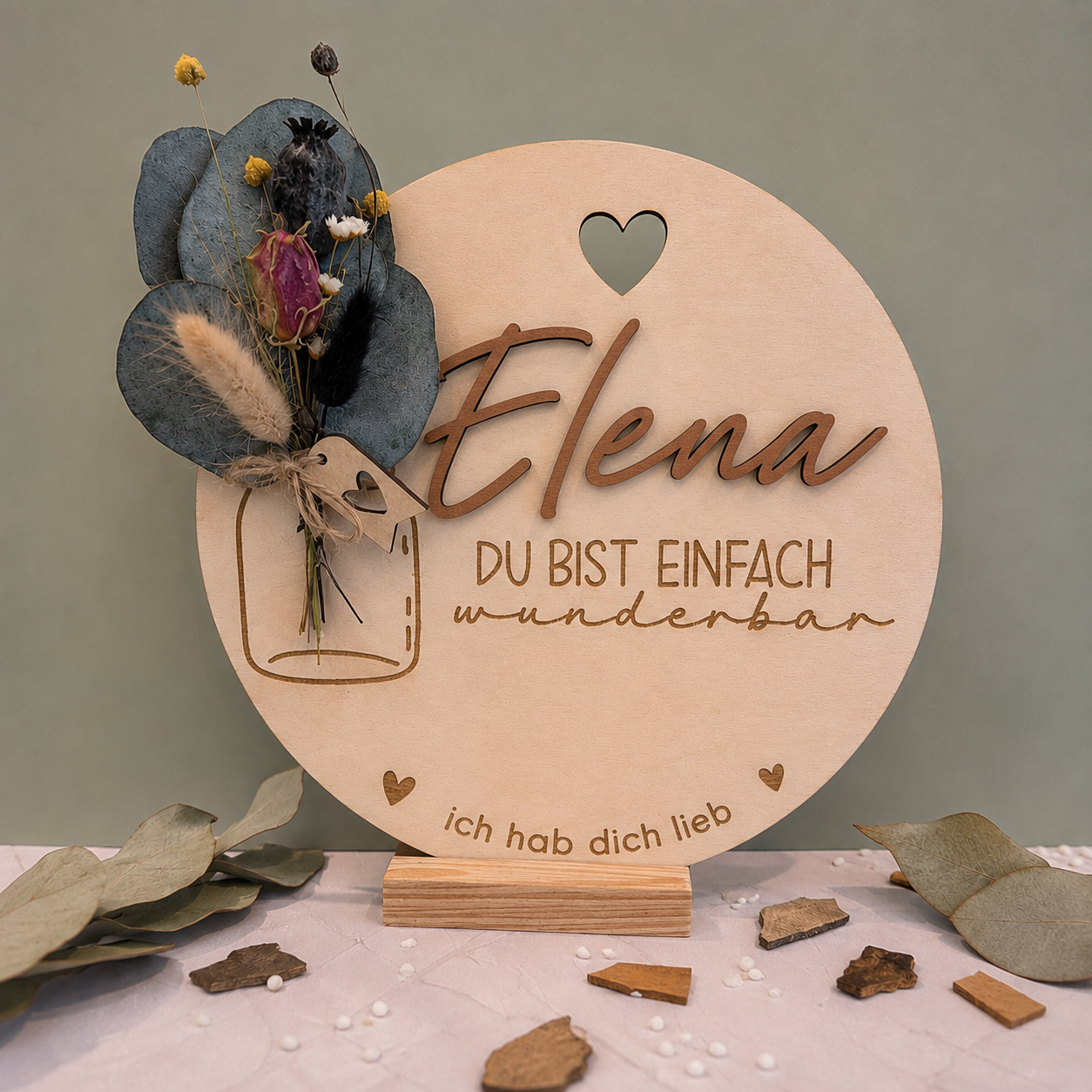 Personalisierte Holzscheibe mit Trockenblumen & Name – Geschenk für Mama, Freundin & Lieblingsmensch